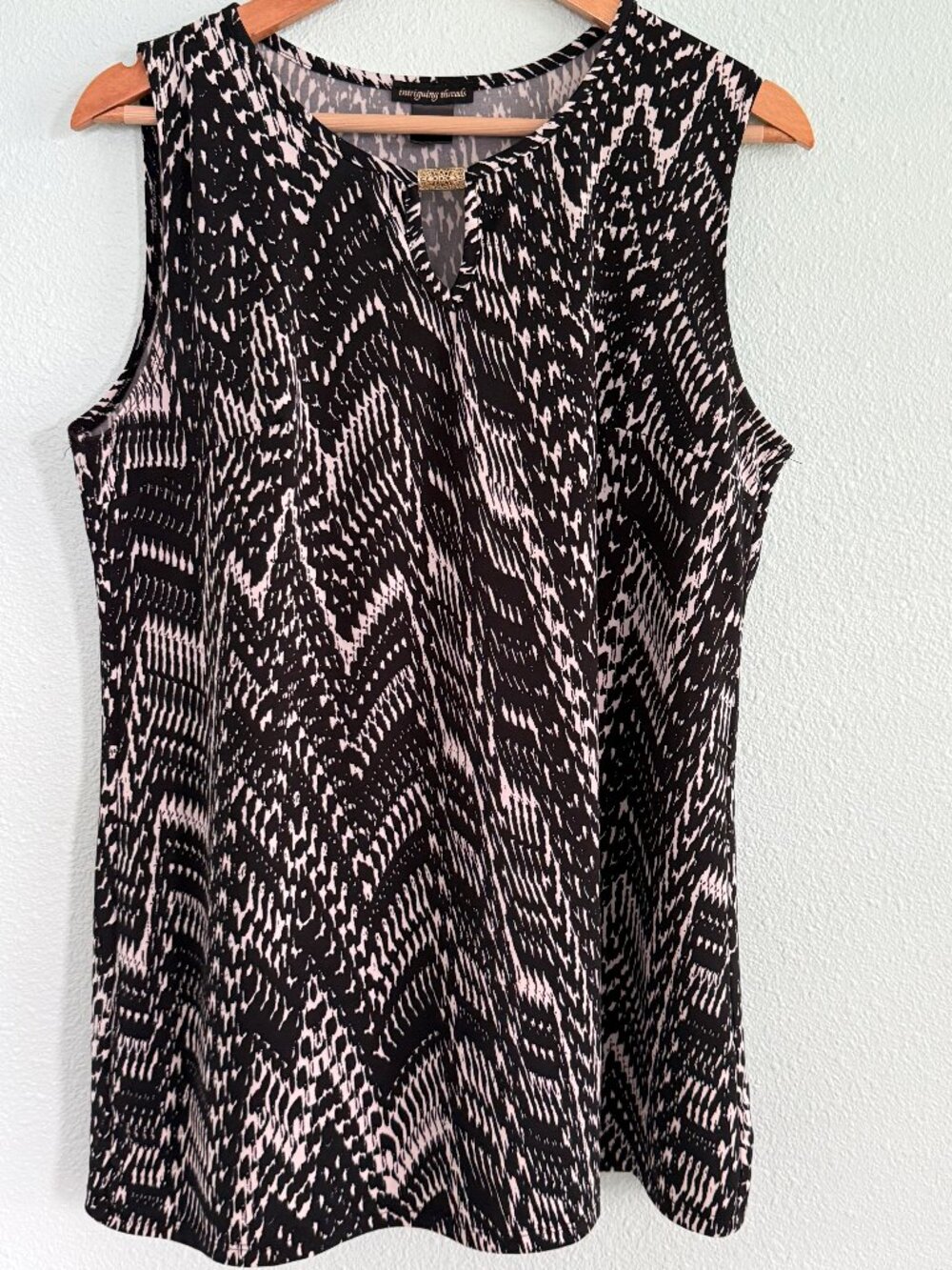 Intriguing Threads Sleeveless Tunic Size Large
